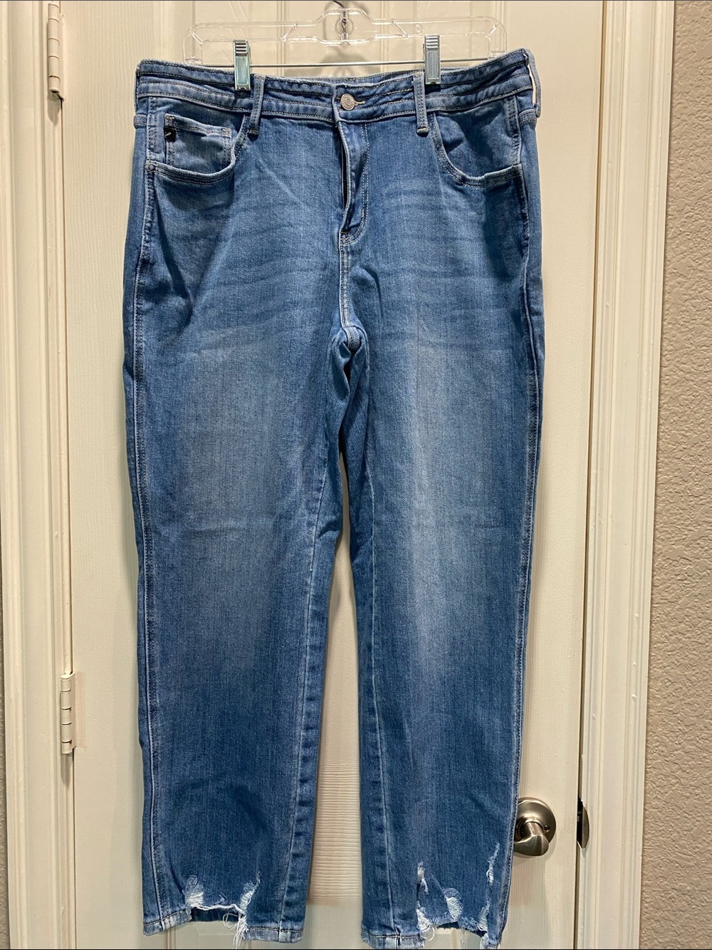 KanCan Women's Light Blue Cropped Ankle Jeans